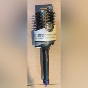 Hot Tools Professional 1 3/4” smoothing brush